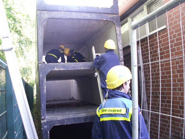 15THWBergungVerletzter280509-3